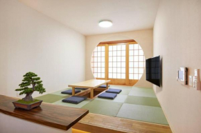 Japanese house with infinity pool in central city